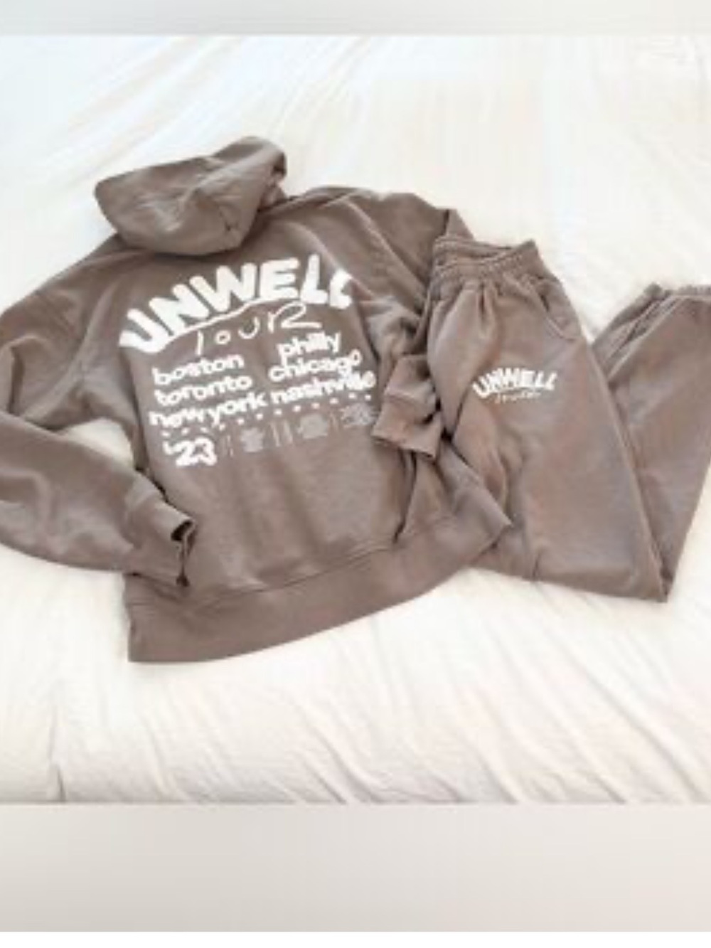 Unwell tour/call her daddy sweat